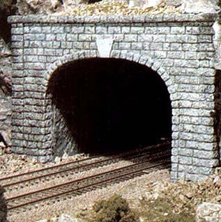 HO Cut Stone Double Tunnel Portal