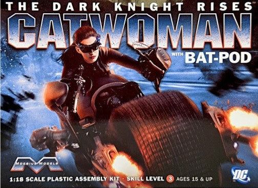 1/18 Batman Dark Knight Trilogy: Catwoman w/Bat Pod
