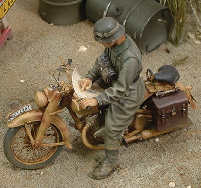 1/35 WWII DKM German Motorcycle Rider (Resin)
