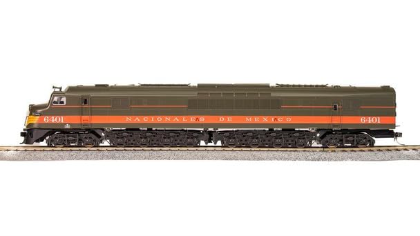 HO Centipede w/DCC & Sound, NdeM/Dark Green #6405
