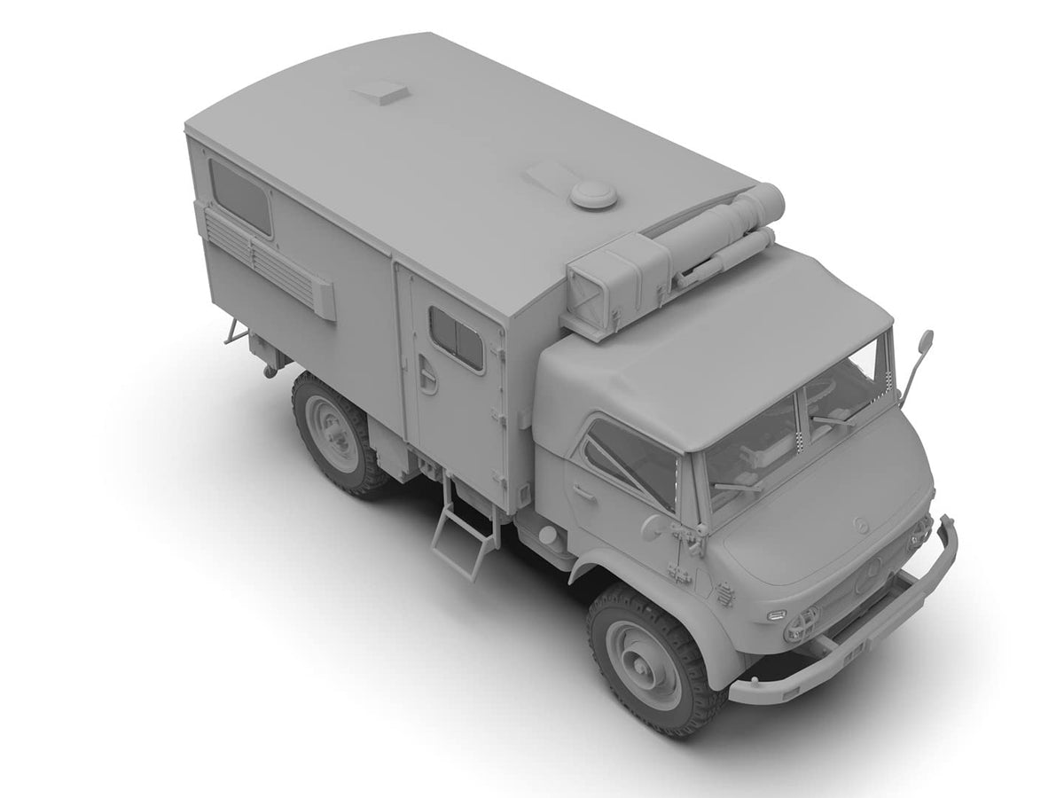 Unimog S 404 with box body