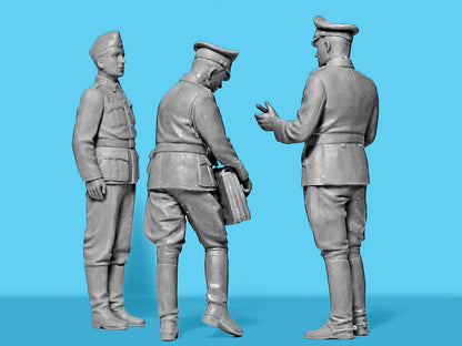 Type G4 with MG 34 and German Staff Personnel - Plastic Military Model Kit - Scale 1:24