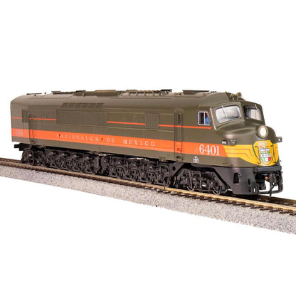 HO Centipede w/DCC & Sound, NdeM/Dark Green #6401