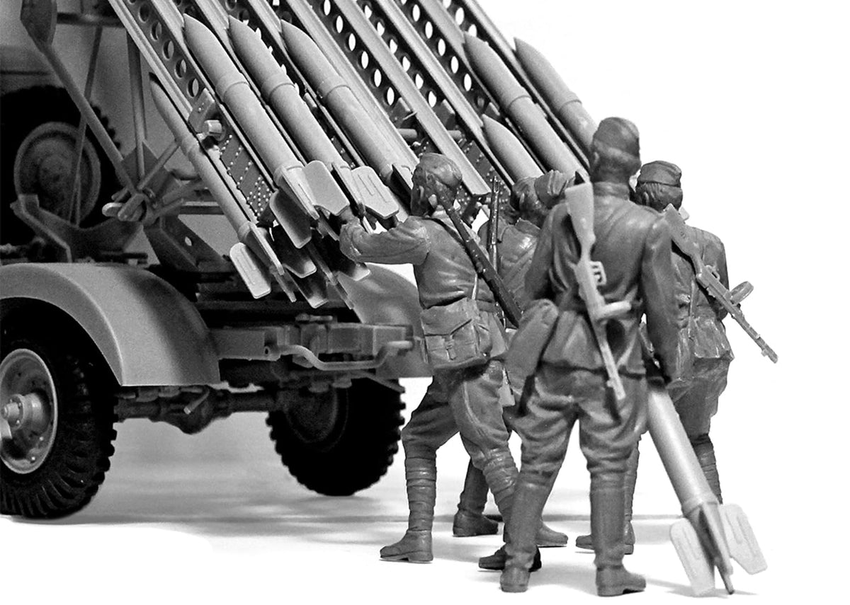 WWII Soviet BM-13-16 MLRS Vehicle Crew