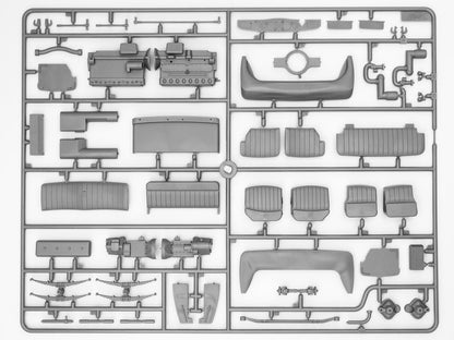 Type G4 with MG 34 and German Staff Personnel - Plastic Military Model Kit - Scale 1:24