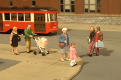 O Scenescapes People Strolling (6 & Baby Coach)