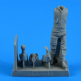 1/32 NATO Combat Pilot #1 (D)