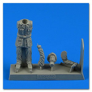 1/35 WWII German Submarine Kriegsmarine Officer w/Binoculars