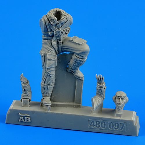 1/48 WWII German Luftwaffe Bf109 Late Version Pilot (Climbing pose)