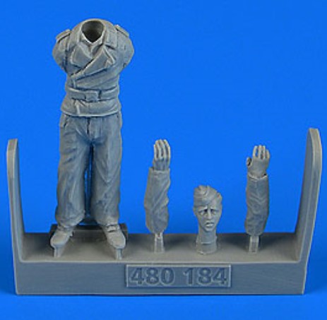 1/48 WWII German Tank Crew Trooper B (D)