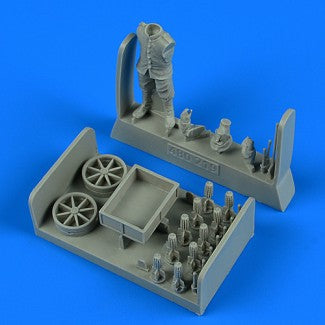 1/48 WWI German/Austro-Hungarian Aircraft Armorer w/Ammunition Cart