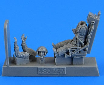 1/48 Soviet MiG19 Farmer Fighter Pilot w/Ejection Seat for TSM/EDU