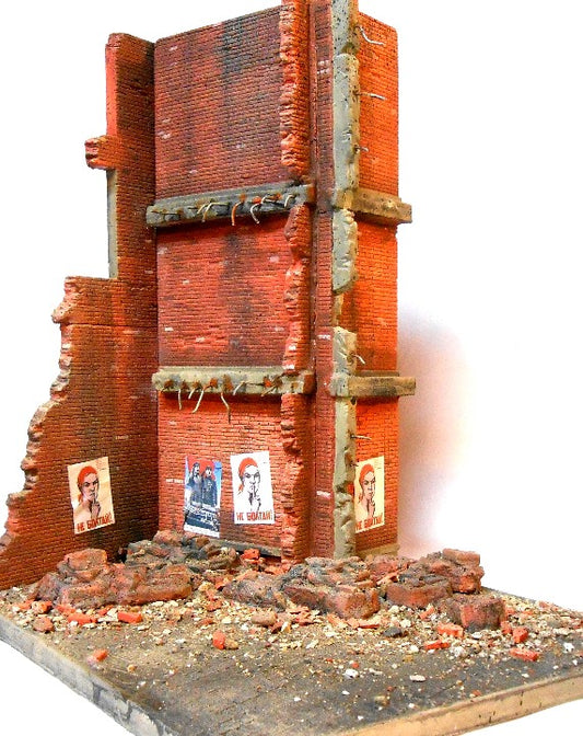 1/35 Stalingrad Shakedown Ruined Walls, Rebar, Rubble w/Base (8"x10")