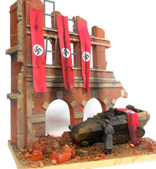 1/35 Fall of Berlin 1945 German Street Ruined Building Front w/Base (8"x10")