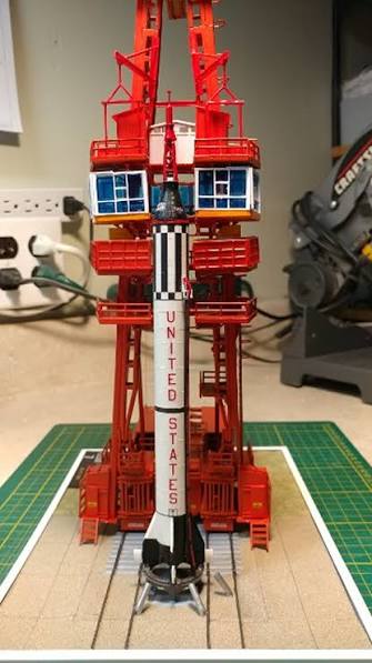 Revell 1:110 Jupiter-C Rocket w/Gantry Tower & Crew Model Kit RMX3706-NEW