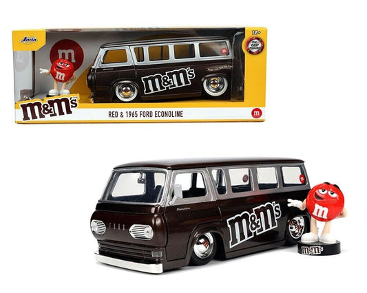 1/24 Mars 1965 Ford Econoline Van w/Red M&M's Figure