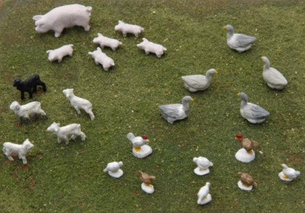 HO Farmyard Small Animals Detail Set (24)