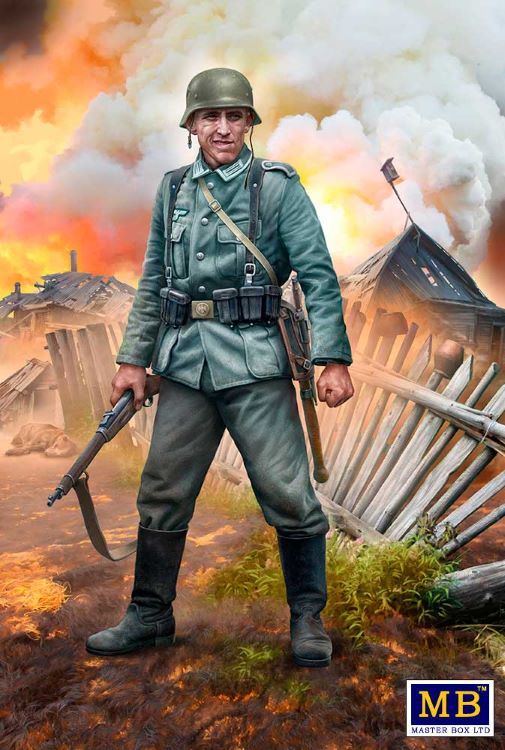 1/35 German Military Man w/Weapon & Ammunition 1939-41