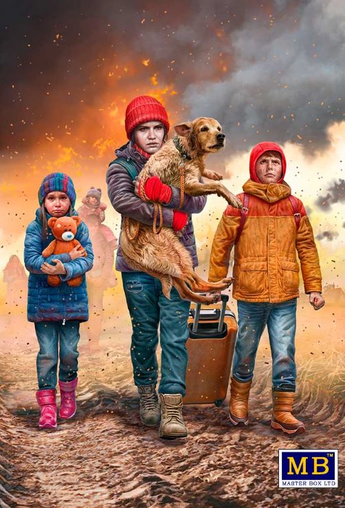 1/35 Russian-Ukrainian War: Ukrainian Refugees March 2022 (3 w/Dog)