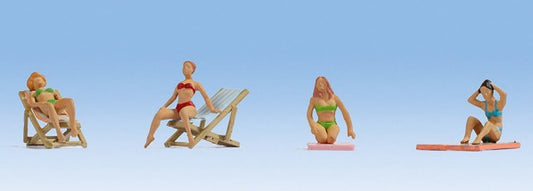 HO Female Sunbathers (4) w/Chairs & Mats