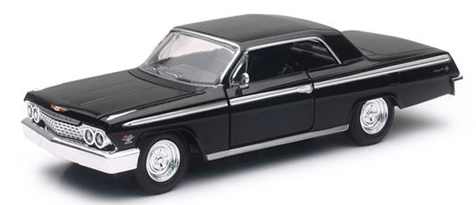 1/25 1962 Chevrolet Impala SS Car (Die Cast)