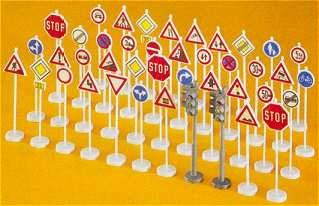 HO Traffic Signs Assorted (40) (Kit)