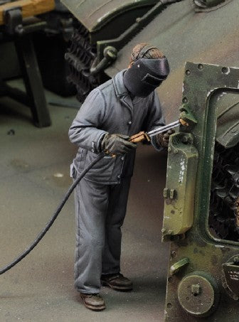 1/35 Man using Electric Welder Standing (Resin)