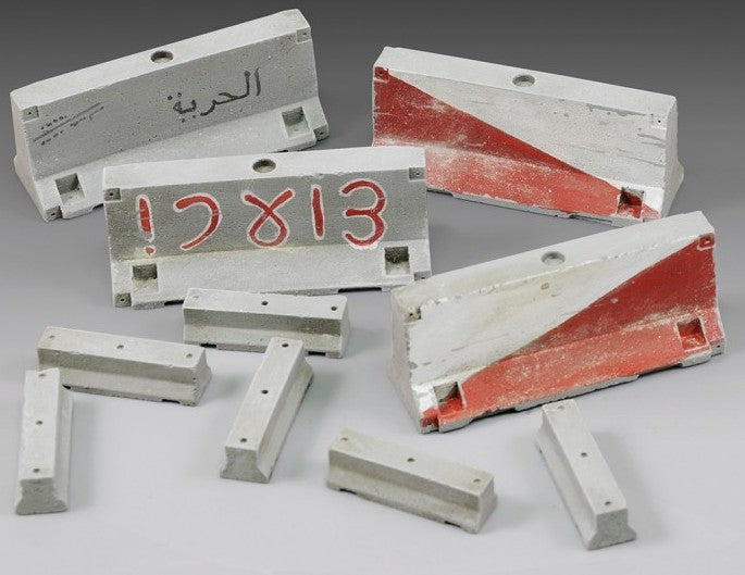 1/35 Concrete Traffic Barriers (4 large, 6 small) (Resin)