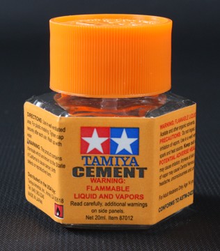 Plastic Cement (20ml Bottle) (20/Bx)